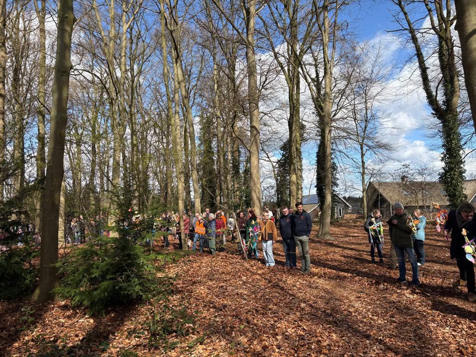 We kunnen terugkijken op een geslaagde Palmpaasoptocht. Een vrolijke optocht met veel kind…