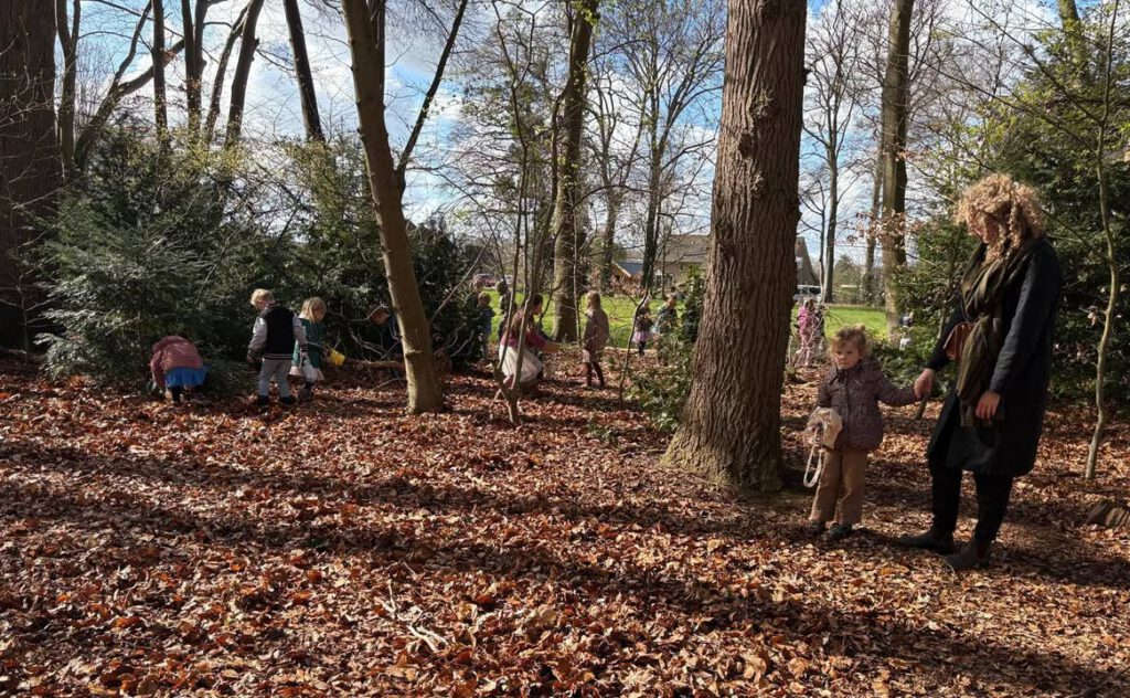 We kunnen terugkijken op een geslaagde Palmpaasoptocht. Een vrolijke optocht met veel kind…