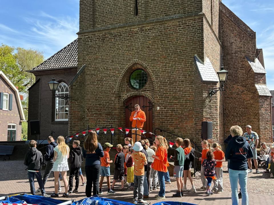 Het was wederom een geslaagde Koningsdag in Almen.