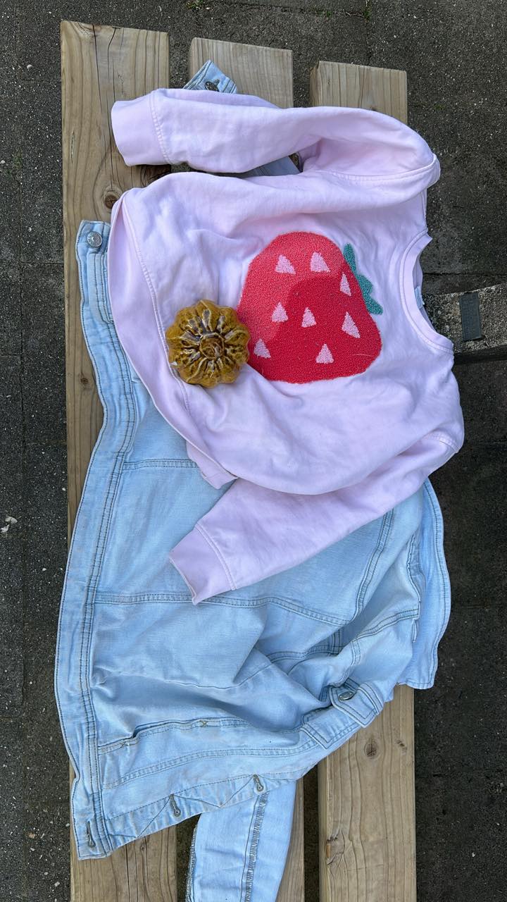Na een geslaagde koningsdag, zijn er toch wat spullen blijven liggen. Deze kun je halen bi…