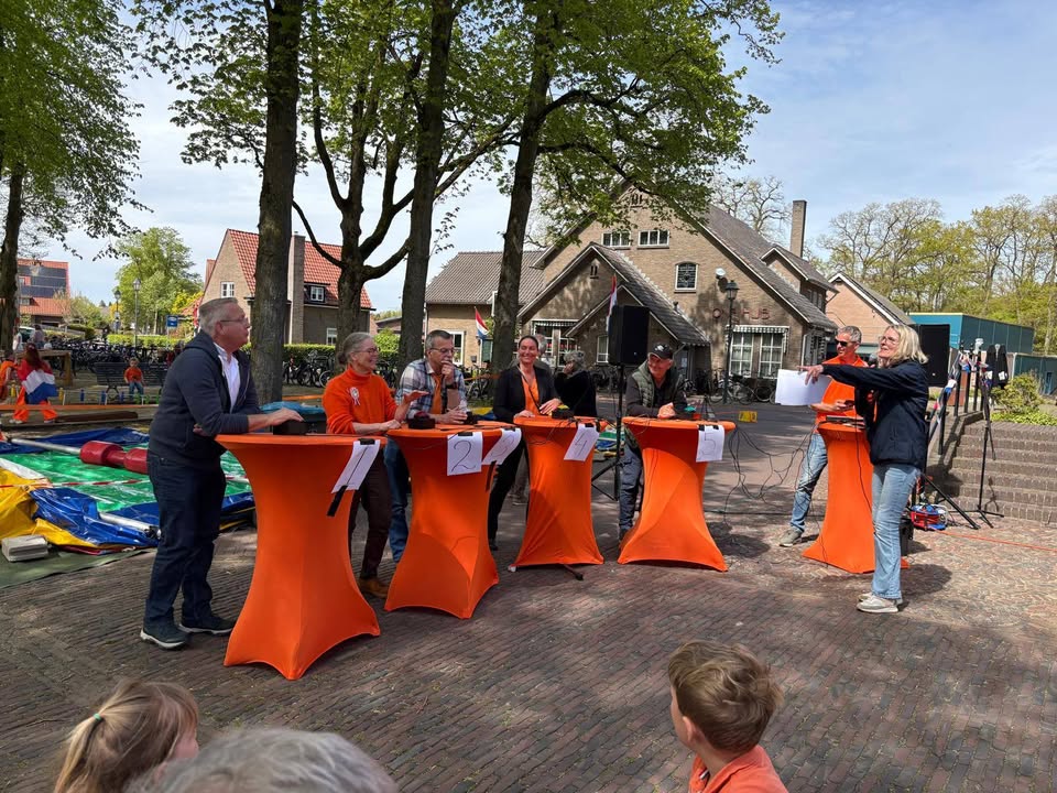 Het was wederom een geslaagde Koningsdag in Almen.