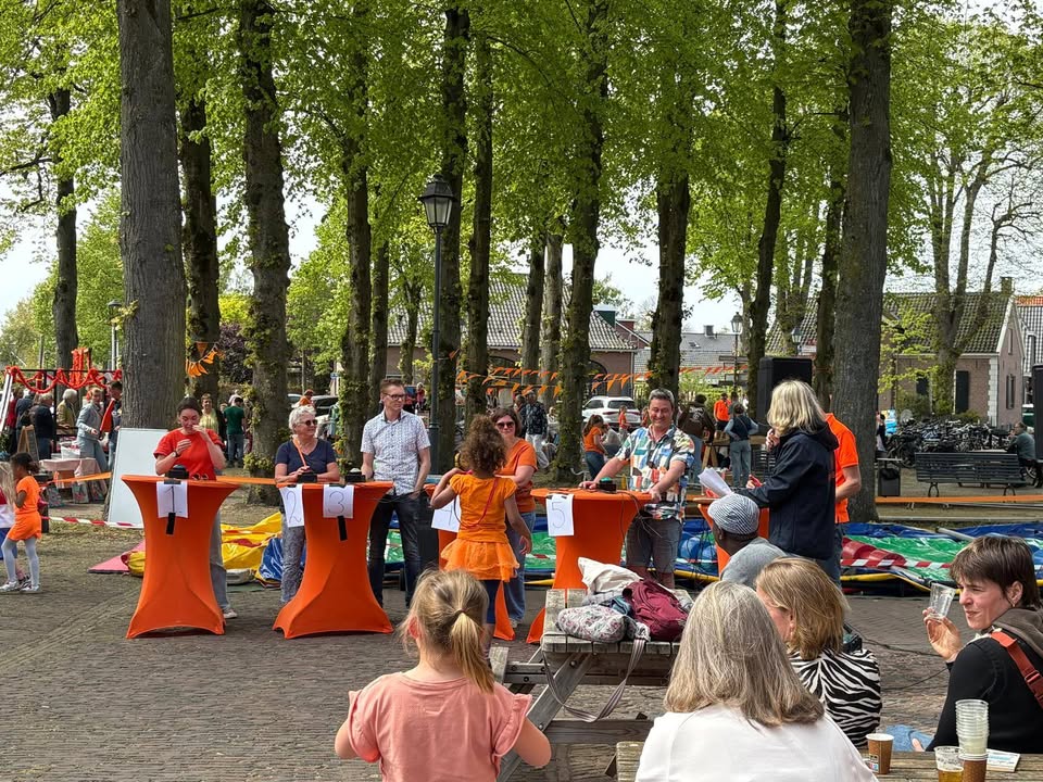 Het was wederom een geslaagde Koningsdag in Almen.