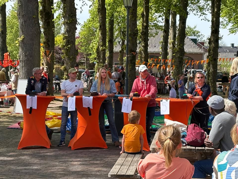 Het was wederom een geslaagde Koningsdag in Almen.